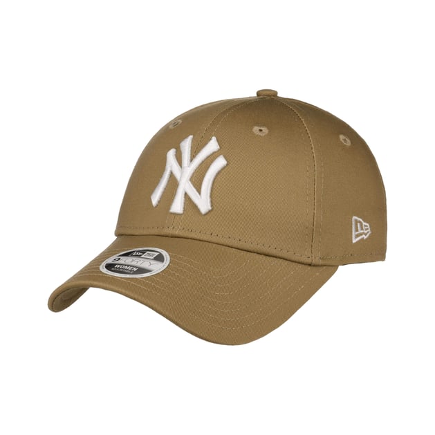 9Forty Women s Classic Yankees Cap by New Era 21 95